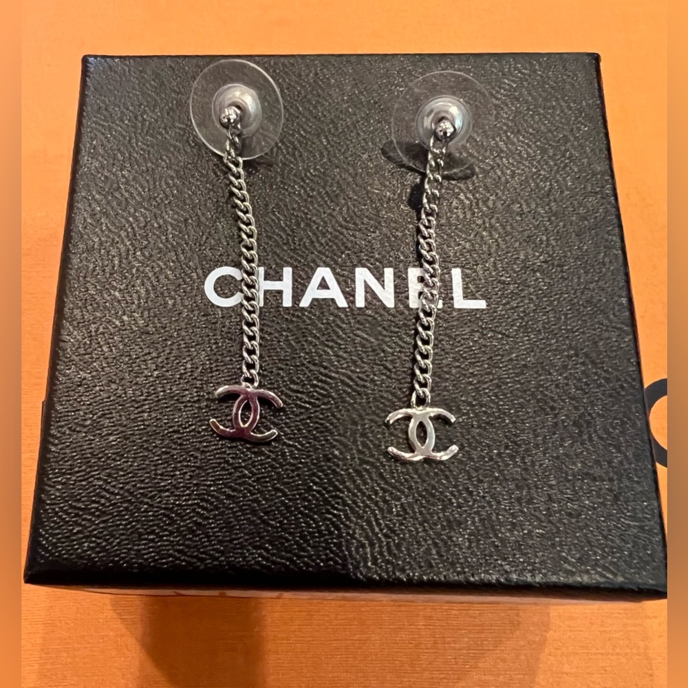 CHANEL Silver Chain Logo Earrings - Picture 2 of 10